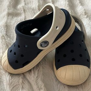 Toddler CROCS size 8 navy/white